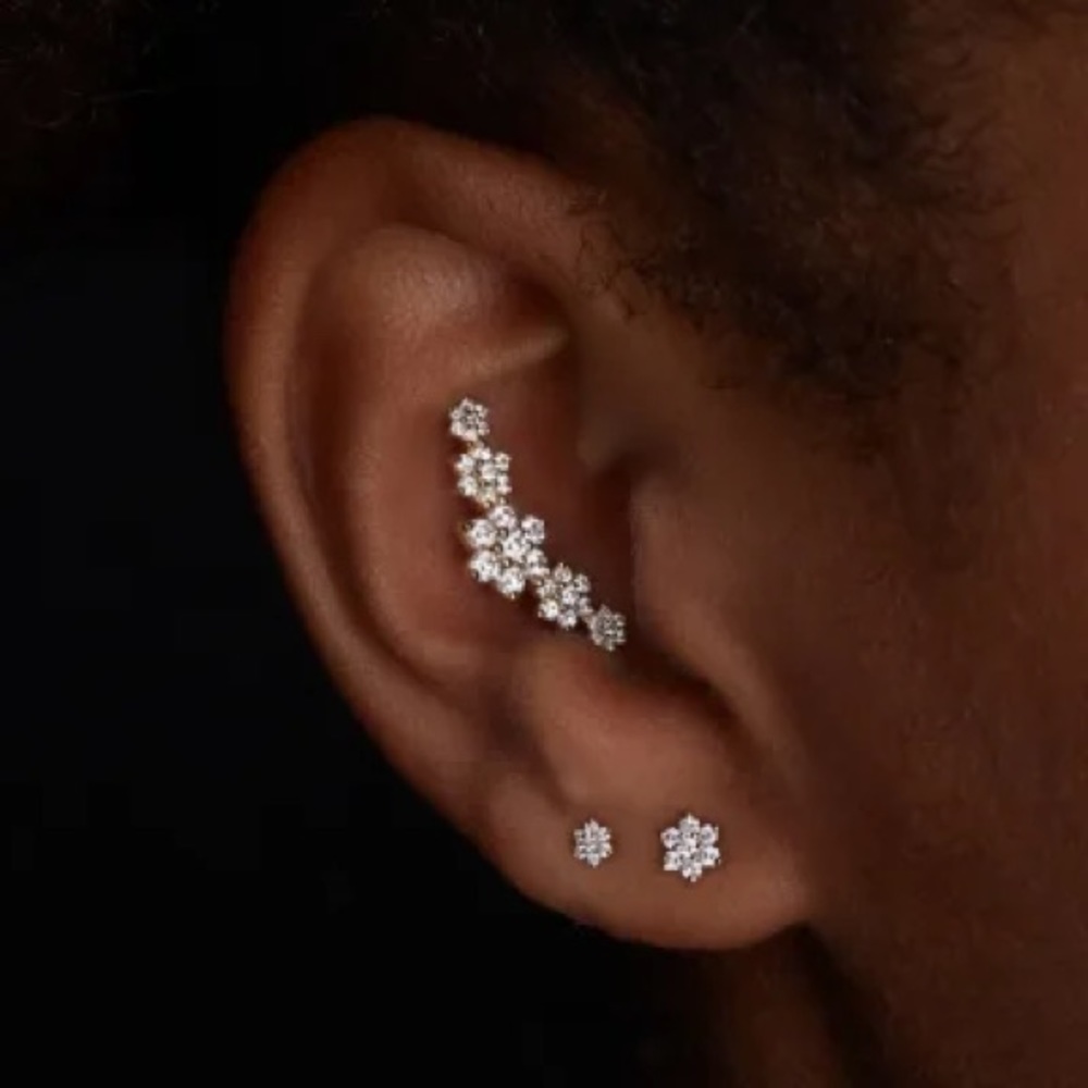 MARIA TASH Diamond Flower Threaded Stud Earring - Picture 2 of 4